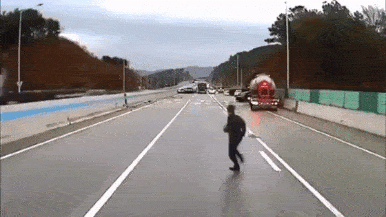 17552716442314.gif